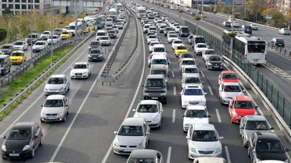 Bakan Yerlikaya'dan sürücülere "aşırı hız" uyarısı