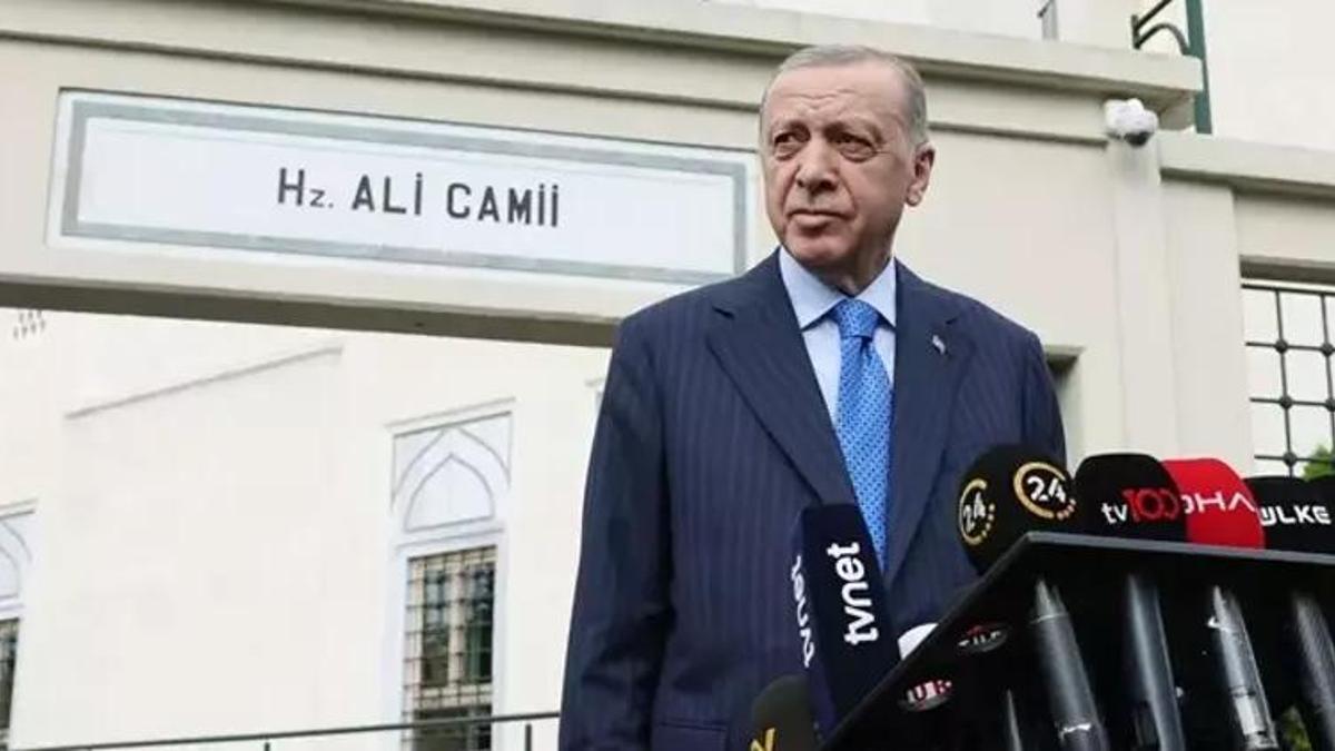 Cumhurbaşkanı Erdoğan, cuma namazını Hz. Ali Camisi'nde kıldı