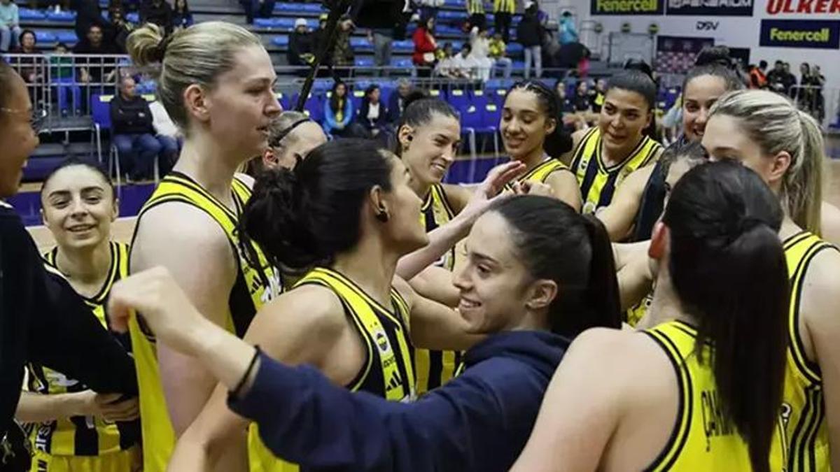 Fenerbahçe farklı kazandı! Yarı finale yükseldi