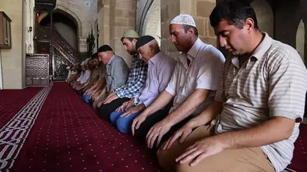 KONYA Bayram Namazı Saati 2025 - Bayram namazı ne zaman ve saat kaçta? Diyanet'e göre Konya Ramazan Bayramı bayram namazı saati