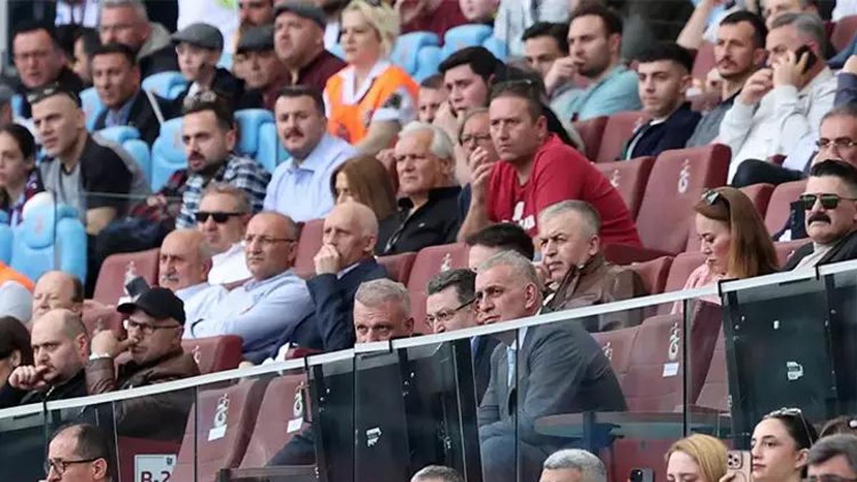 Trabzonspor taraftarından TFF Başkanı İbrahim Hacıosmanoğlu'na istifa tepkisi