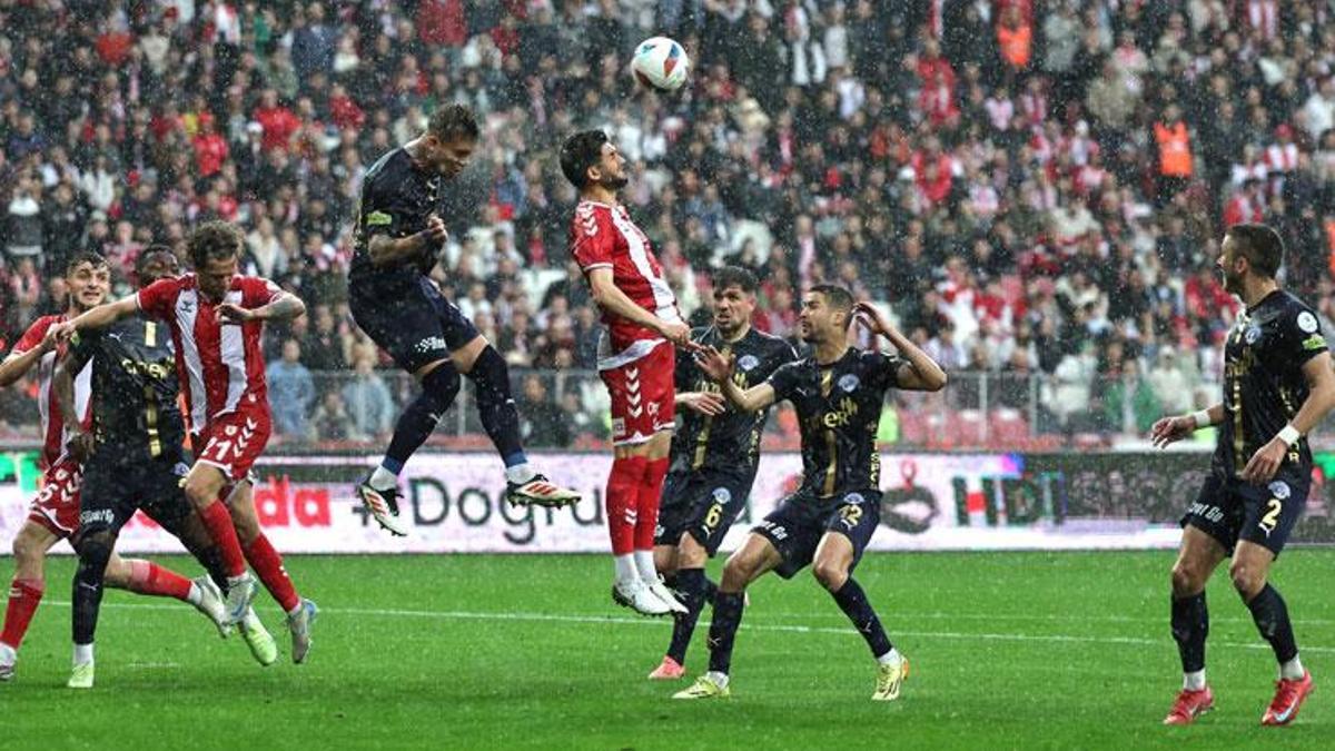Samsunspor Kasımpaşa maçında 3 puan 2 golle geldi