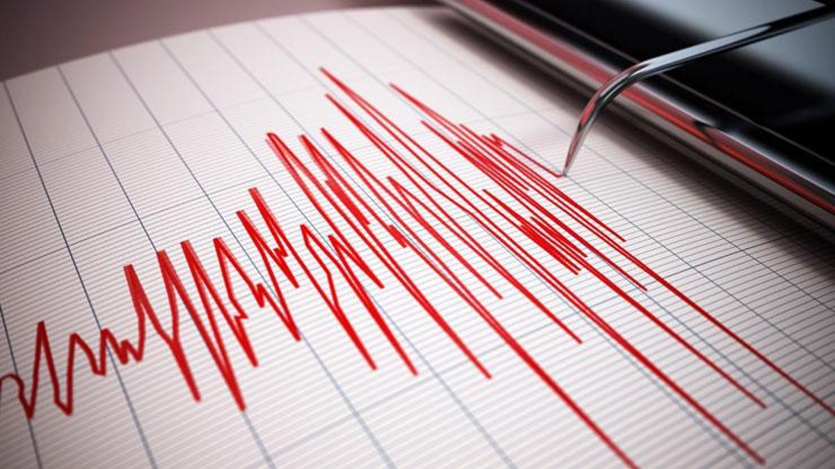 Antalya'da 3.9 büyüklüğünde korkutan deprem