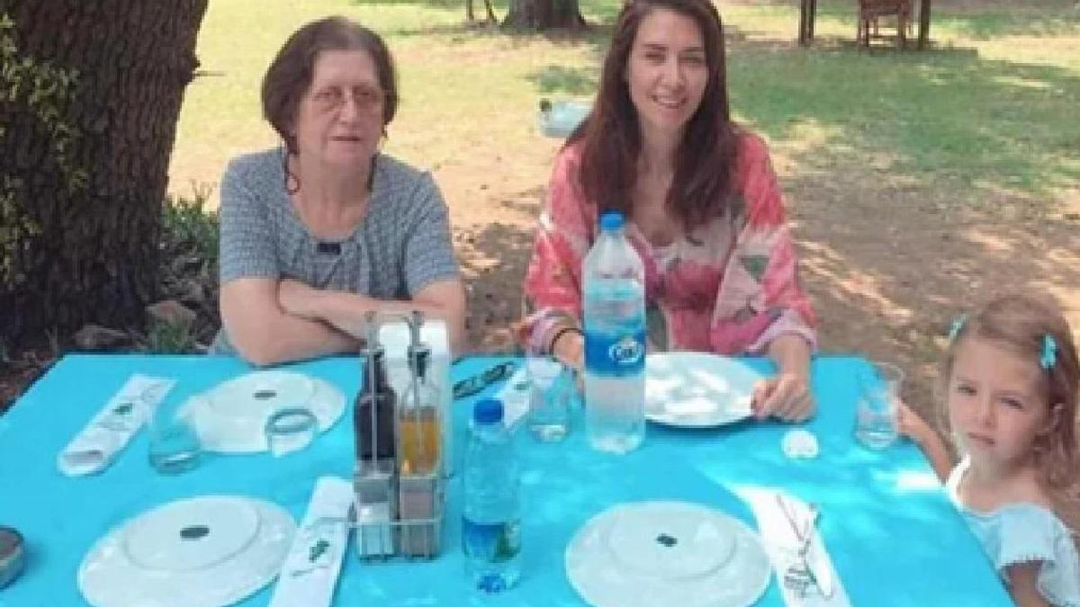 Nefise Karatay katıldığı programda ailesiyle ilgili samimi açıklamalarda bulundu