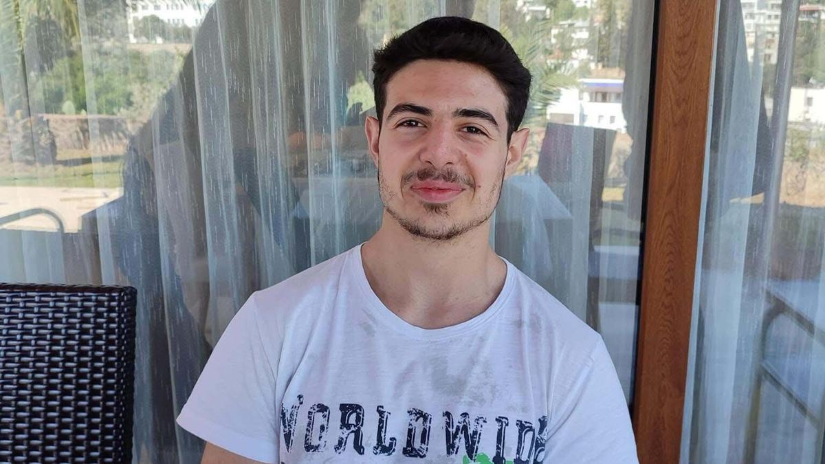 Babası gibi kanserden yaşamını yitiren Levent Kaan, toprağa verildi
