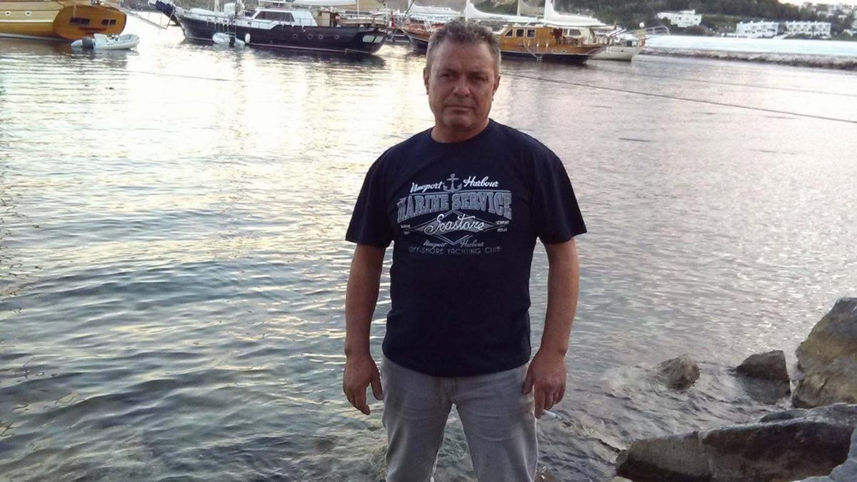 Yol kenarında yürürken otomobilin çarptığı yaya öldü