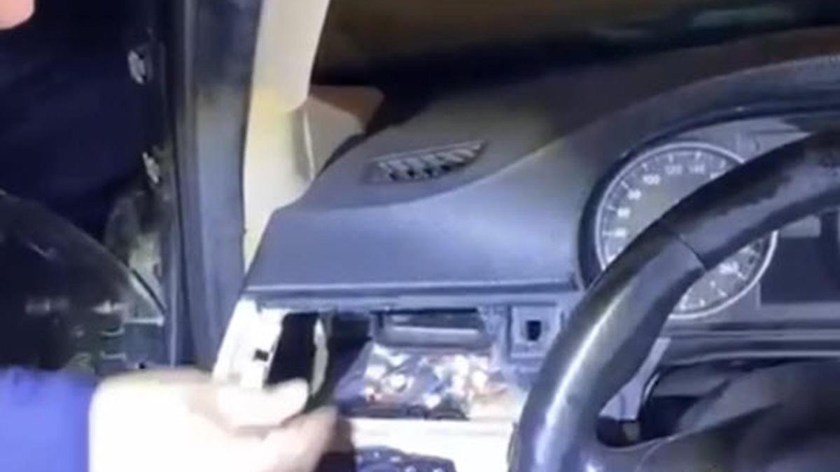 Otomobilden uyuşturucu hap çıktı