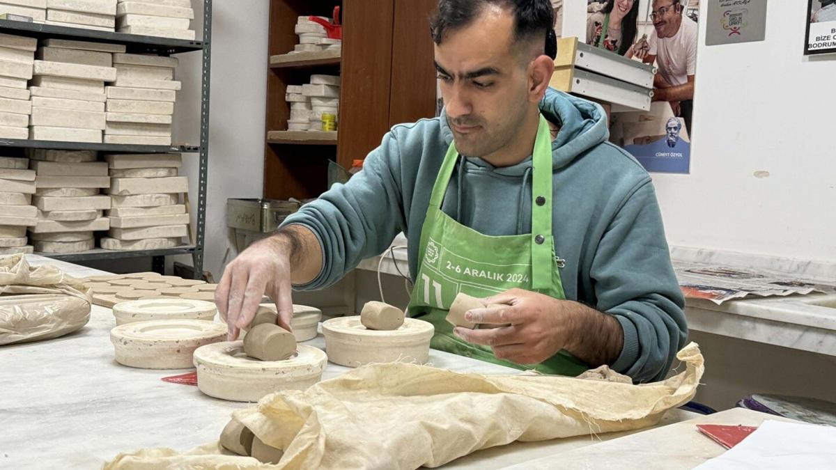 İşitme Engelli Rıfat Can'ın Spor ve Sanat Başarısı