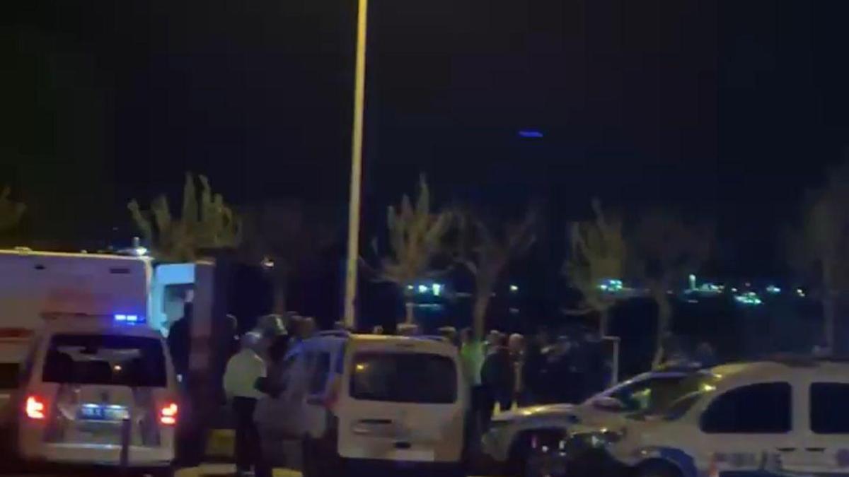 İstanbul - Bakırköy'de polise ateş edip kaçan iki kişi, kaza yaptıktan sonra yaralı olarak yakalandı