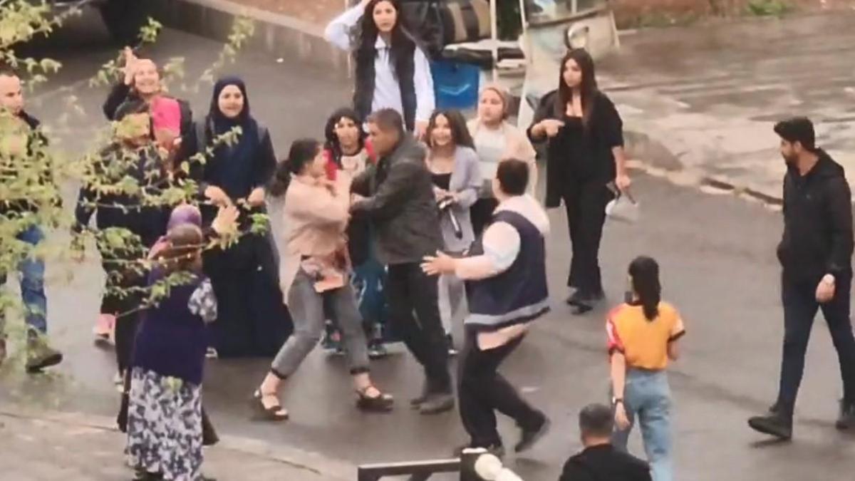 Adliye önünde tekmeli-yumruklu kavga