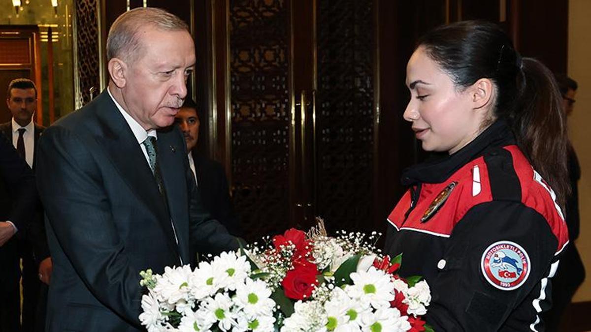 Cumhurbaşkanı Erdoğan: Polislerimiz sokaklarımızda estirilmek istenen eşkıyalığa fırsat vermemiştir