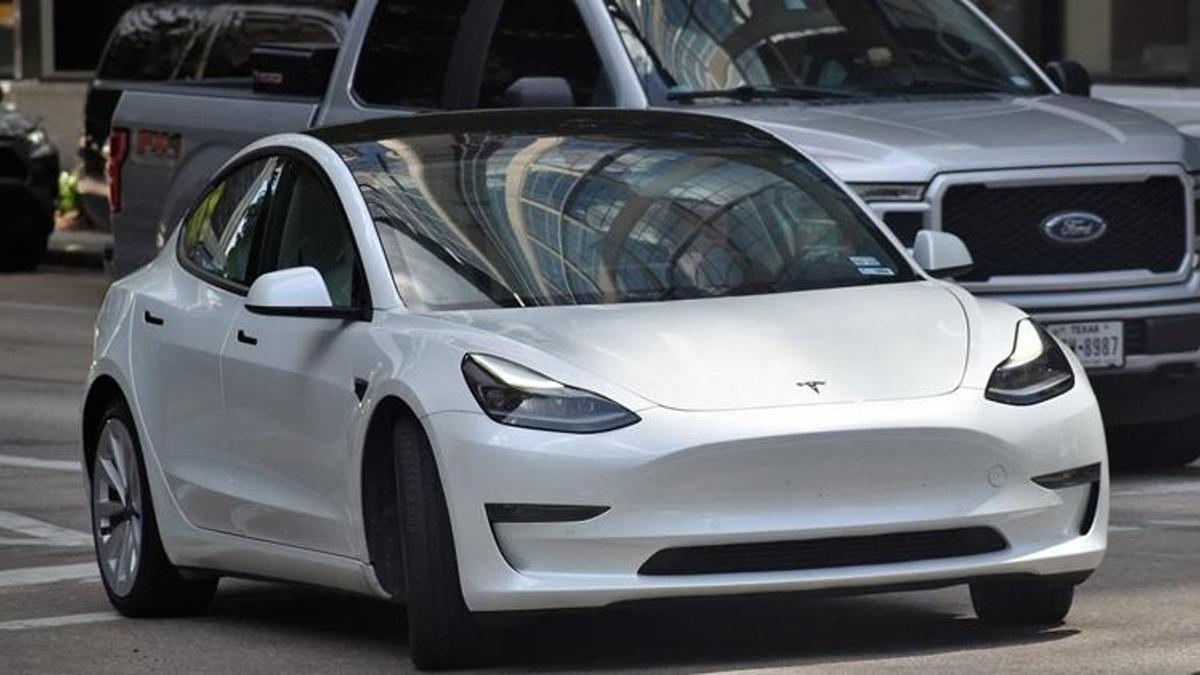 Tesla'dan flaş karar! İki modelini birden satıştan çekti