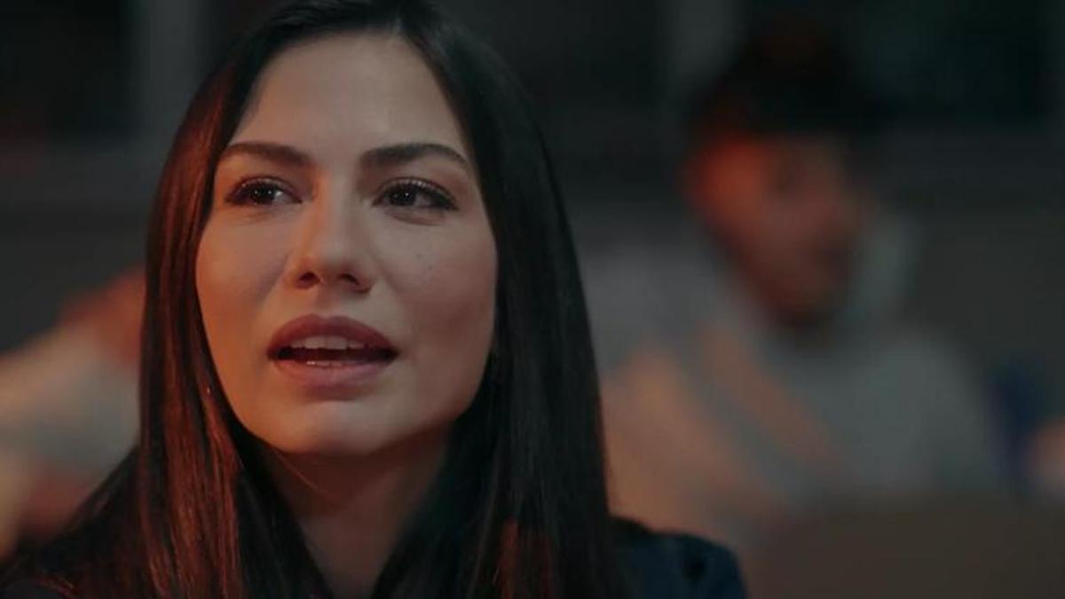 Eşref Rüya'nın Nisan'ı Demet Özdemir'in 'Küçüğüm' performansı gündem oldu.