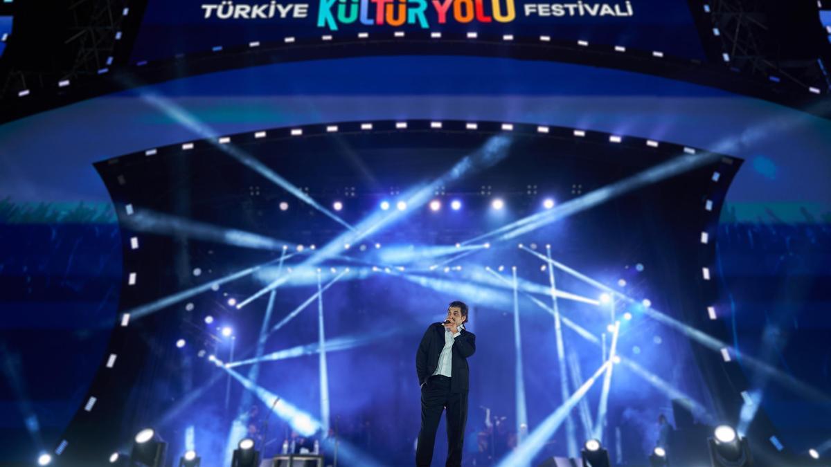 Adana'da Bayhan fırtınası esti