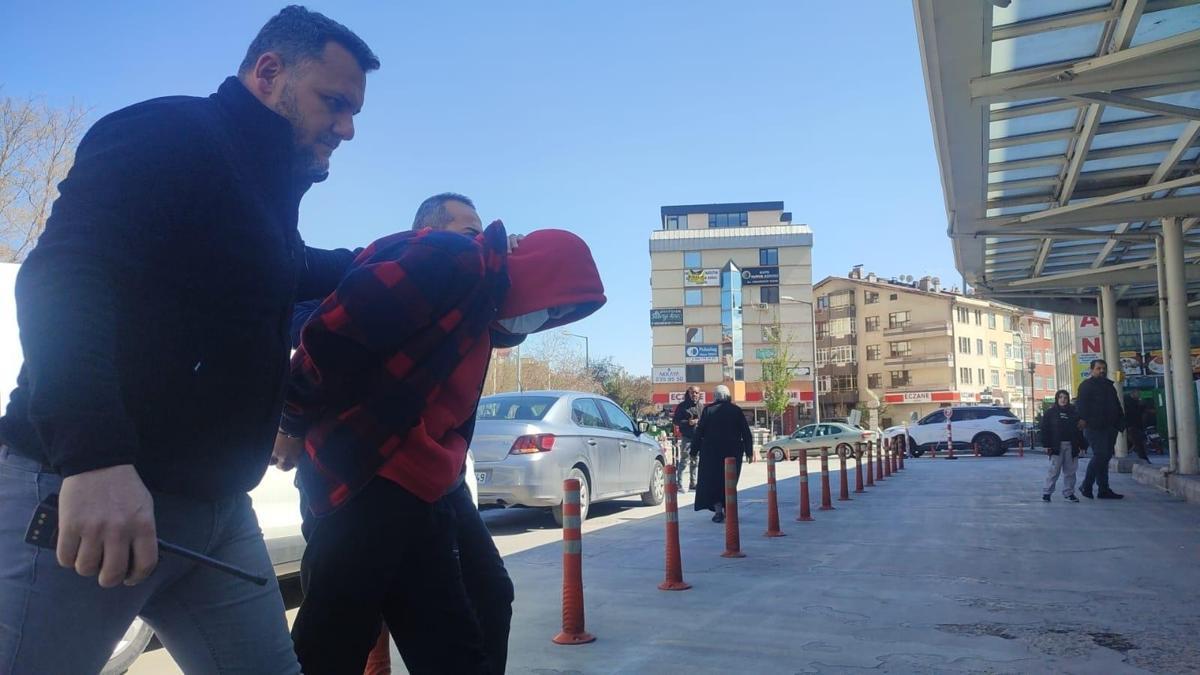 Konya'da kadın hastalarla ilgili yorumlar yaptığı iddia edilen doktorlar hakkında karar