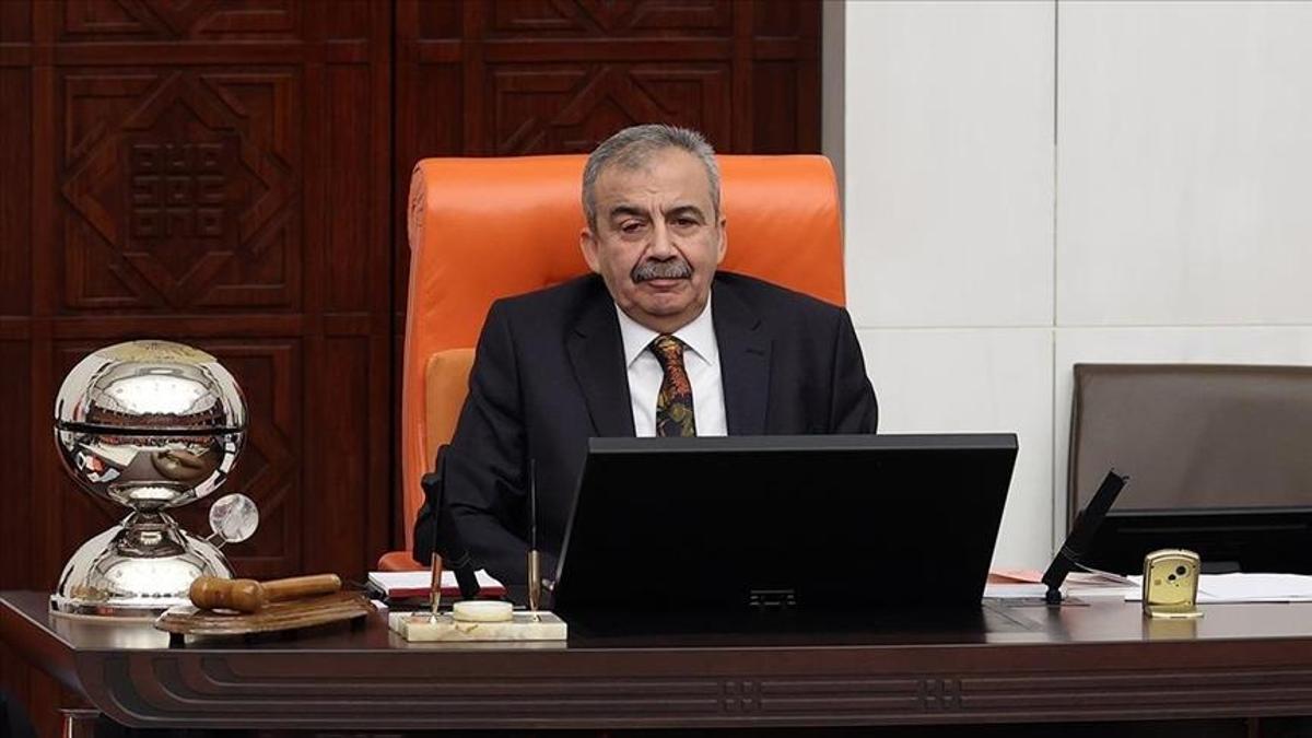 Sırrı Süreyya Önder ameliyattan çıktı! Hastaneden yeni açıklama: Hayati tehlikesi devam ediyor