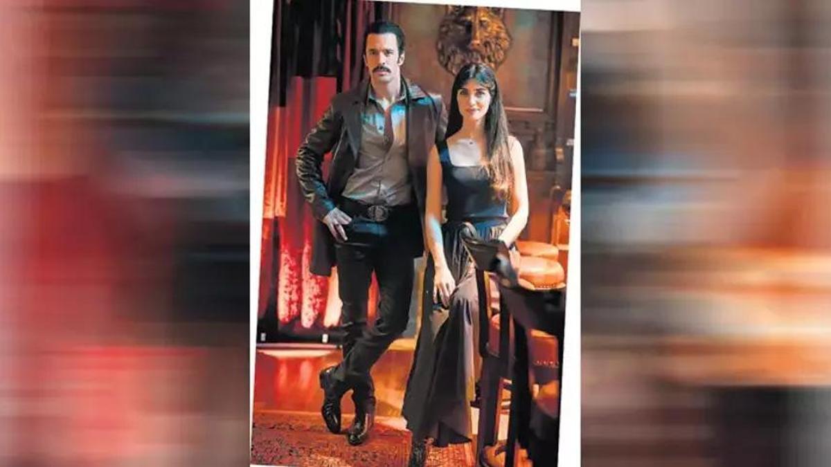Barış Arduç ve Tuğba Büyüküstün'ün başrollerini paylaştığı filmden ilk kare geldi