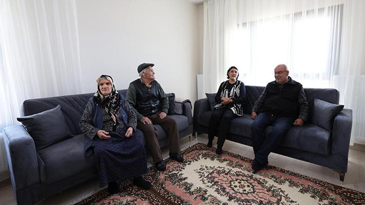 Malatya Darende'de inşa edilen deprem konutlarına ilk afetzede aile taşındı