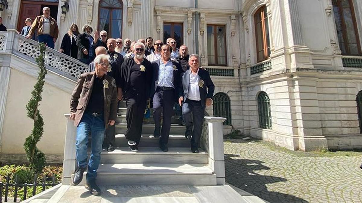 Türkiye'nin dört bir yanından geldiler! Hababam Sınıfı'nın unutulmaz kadrosu 50 yıl sonra yeniden bir araya geldi