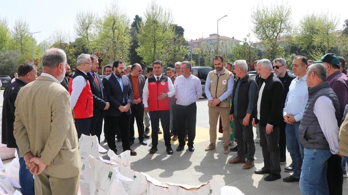 Yalova'da 51 çiftçiye yağlık ayçiçeği tohumu dağıtıldı