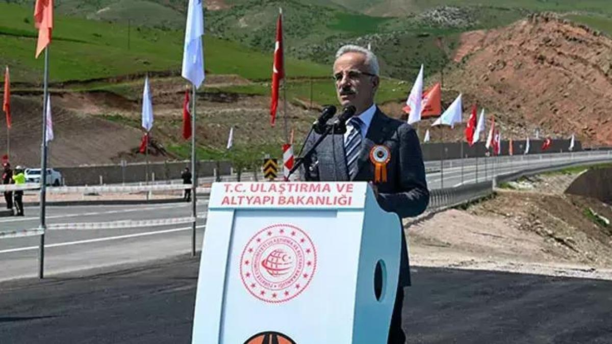 Bakan Uraloğlu: Siirt ile Kurtalan arasında yeni demir yolu hattı yapılacak