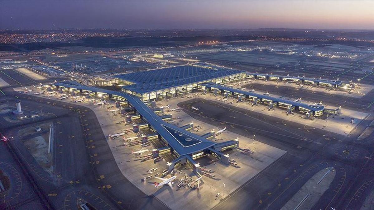 Avrupa'da bir ilk! İstanbul Havalimanı’na aynı anda 3 uçak iniş yaptı
