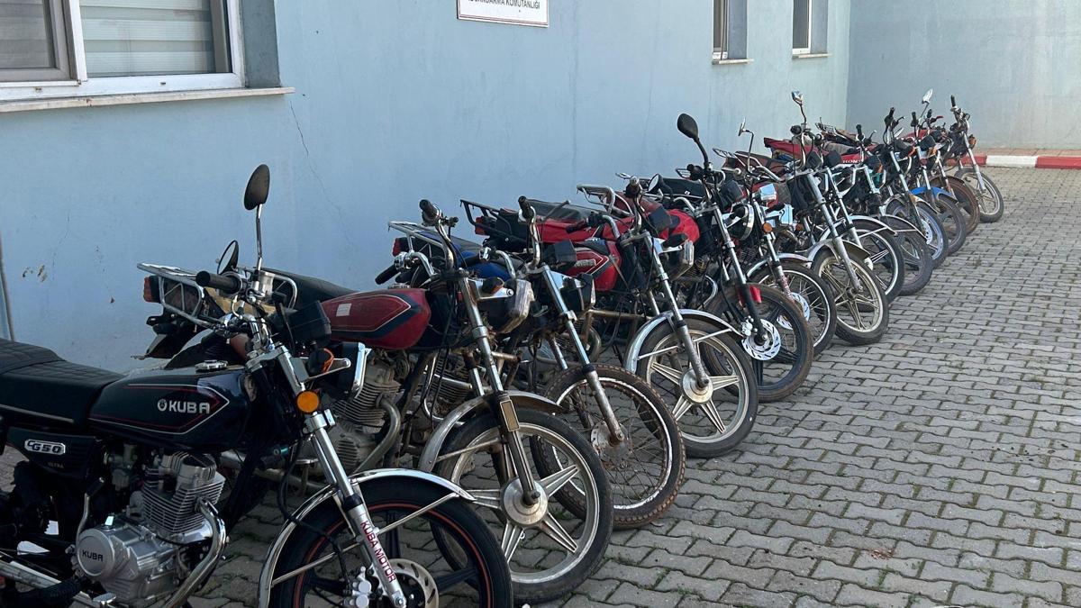 Şanlıurfa'da 14 çalıntı ve şase numarası kazınmış plakasız motosiklet yakalandı