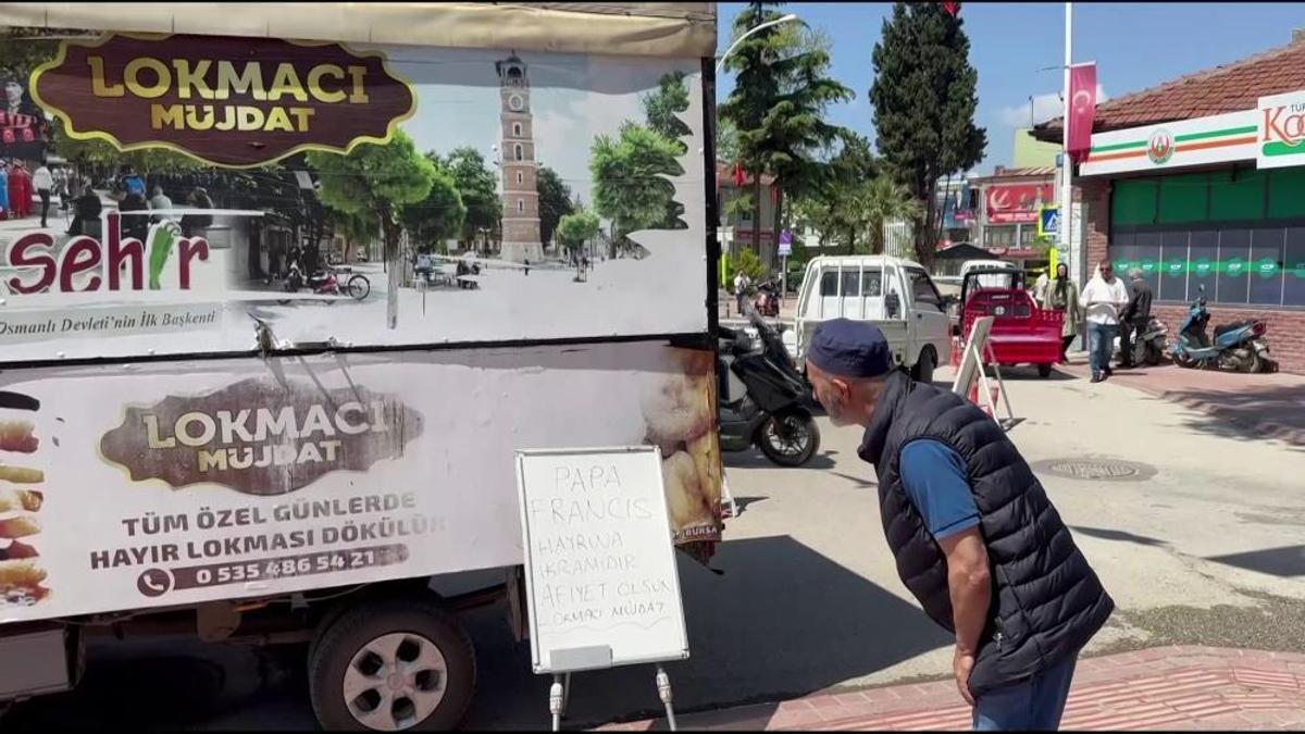 Papa'nın ölümü İznik'te derin üzüntüye sebep oldu! Papa adına lokma döktürdüler