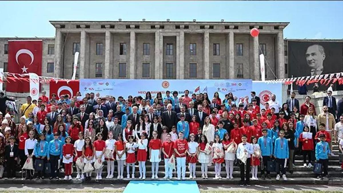 TBMM'de '7 Bölge 7 Eser 23 Nisan Konseri' düzenlendi