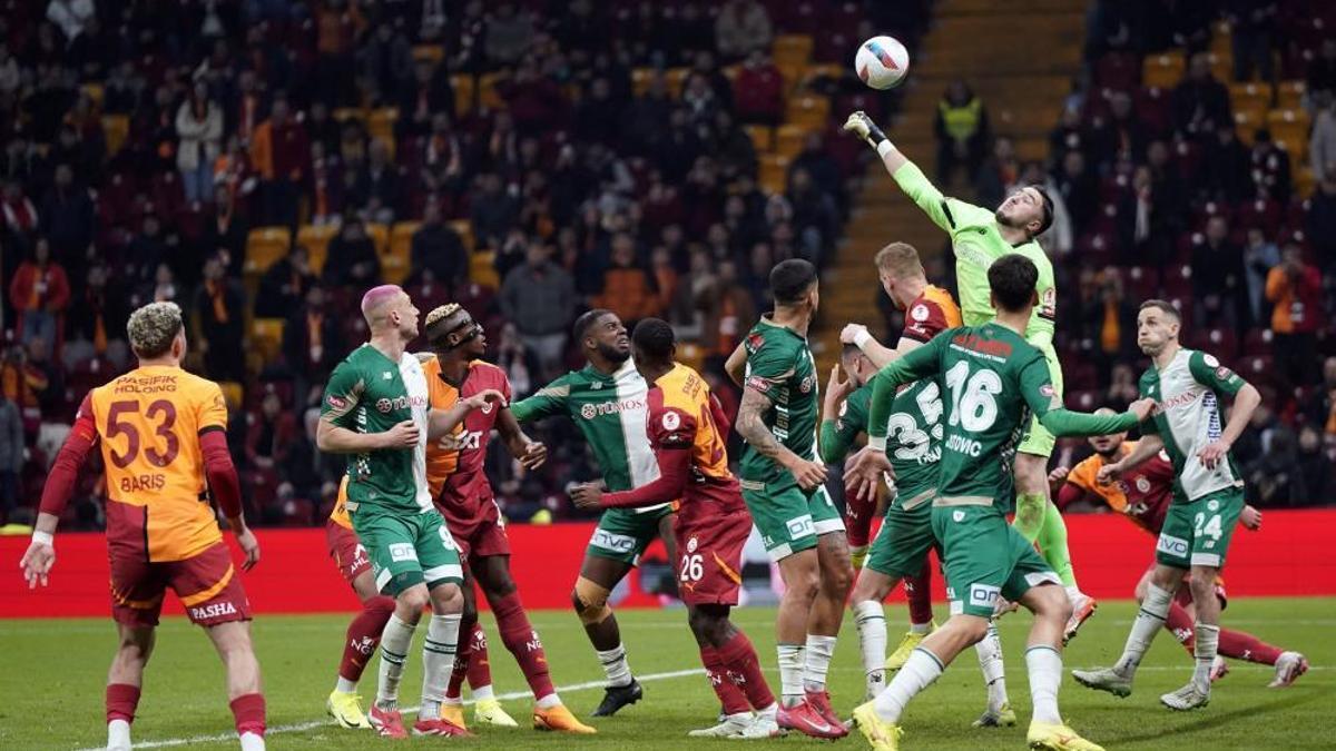 Galatasaray, Konyaspor'a gol oldu yağdı! Kupada finale yükseldi