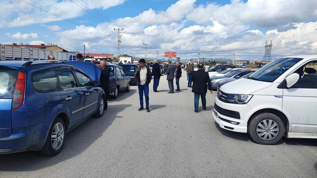 İkinci el araç piyasasında yaprak kıpırdamıyor! Bakan çok, alan yok