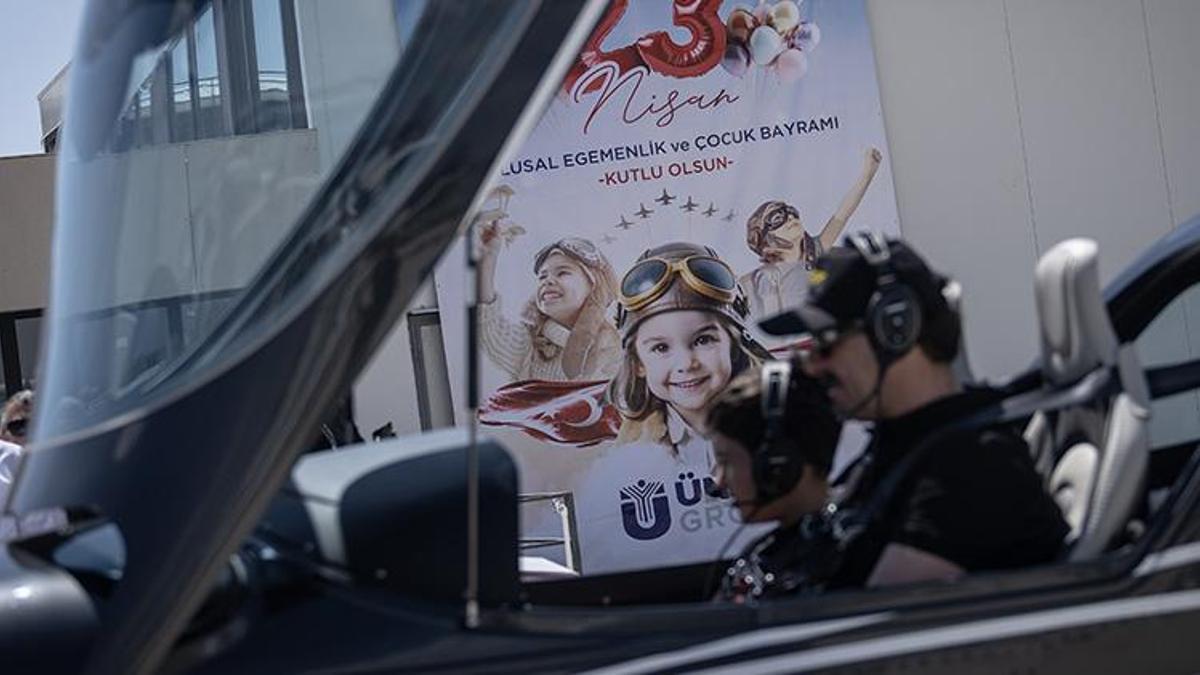 Yuvada kalan çocuklara 23 Nisan sürprizi! Başkente gökyüzünden baktılar