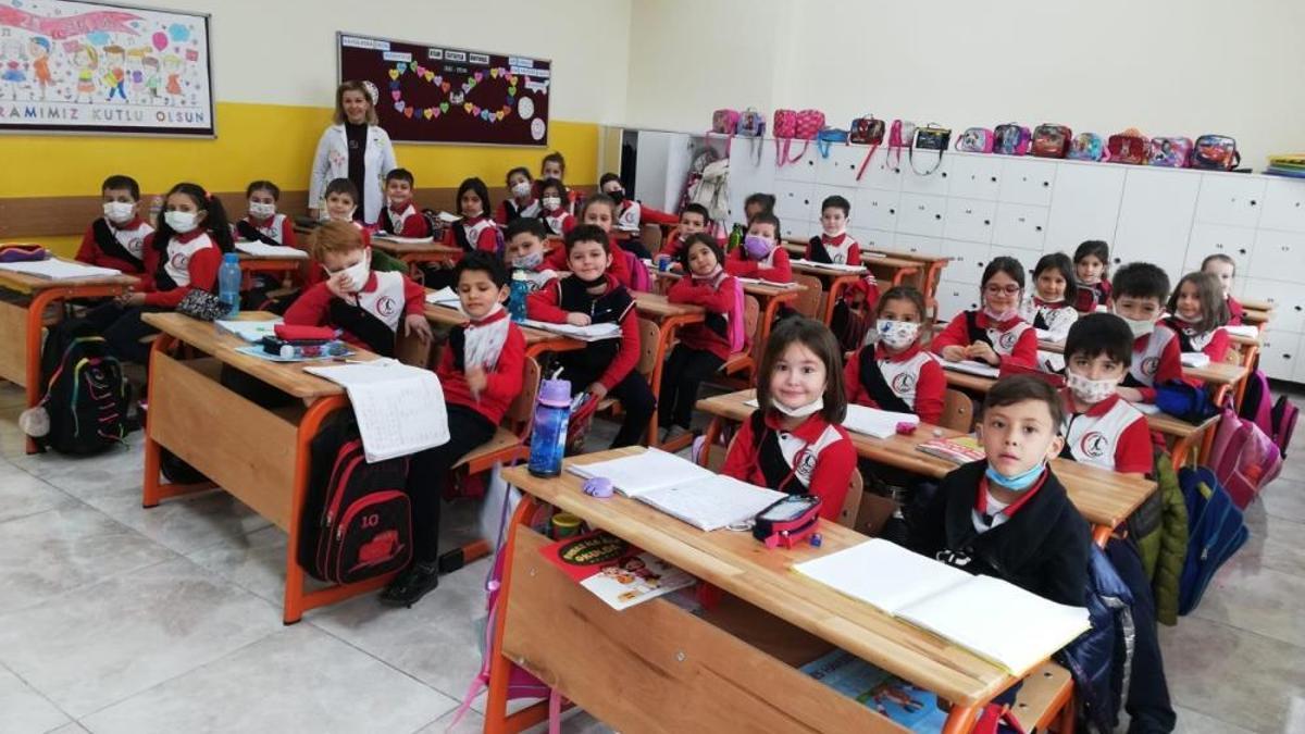 Bakan Tekin: İstanbul il genelinde 2 gün okullar tatil edildi