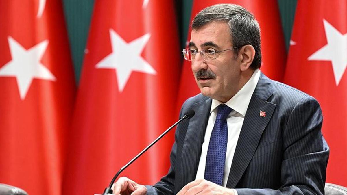 Cumhurbaşkanı Yardımcısı Cevdet Yılmaz: Kurumlarımızın açıklamalarını takip etmekte fayda var
