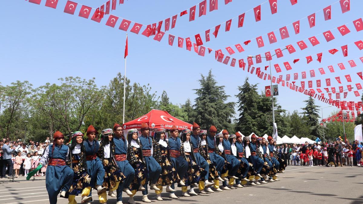 Diyarbakır, Mardin, Elazığ ve Siirt’te 23 Nisan coşkuyla kutlandı