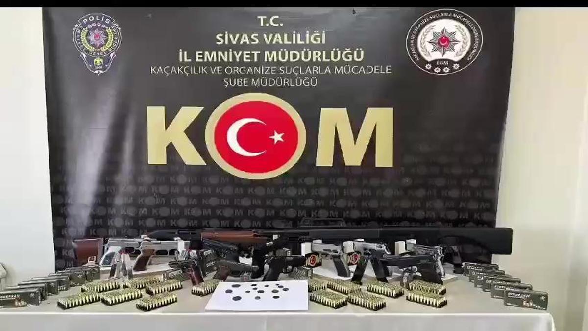 Sivas'ta 4 İlde Silah Kaçakçılığı Operasyonu: 18 Gözaltı