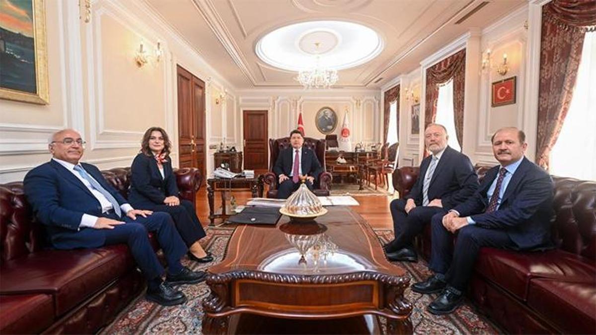 Bakan Tunç, DEM Parti heyeti ile bir araya geldi