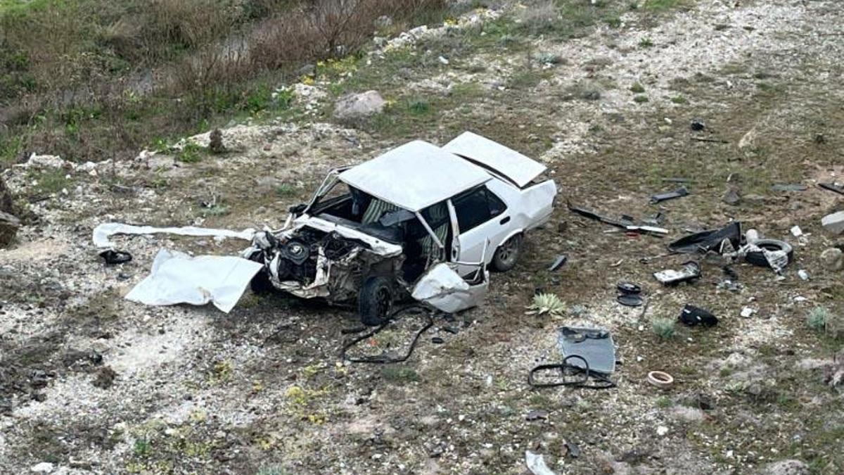 Şarampole uçan otomobilin sürücüsü yaralandı