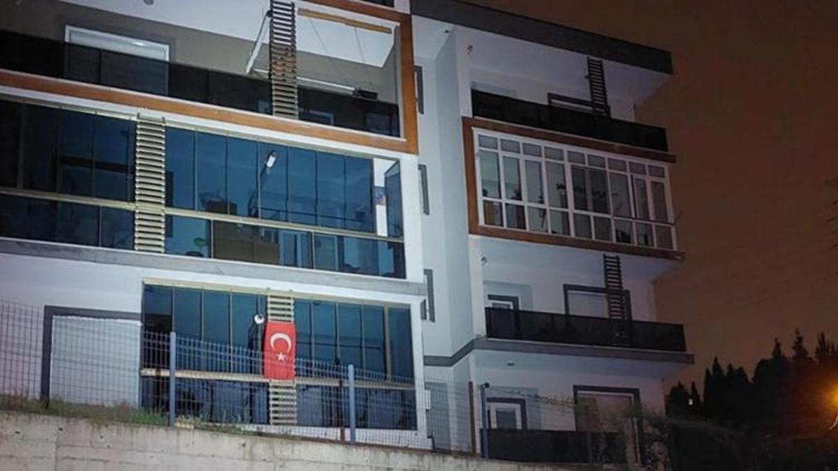 Sakarya'da çökme tehlikesi bulunan 4 katlı bina tahliye edildi