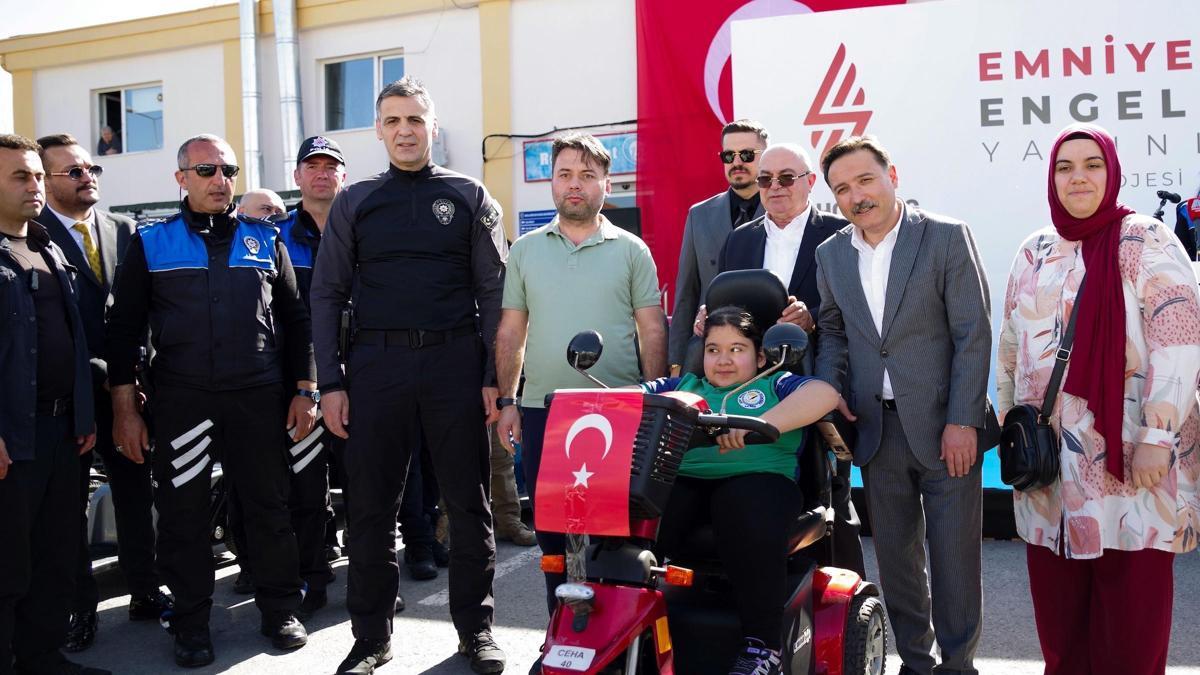 'Emniyetle Engelsiz Yarınlar' projesiyle 130 akülü araç daha sahibine ulaştırıldı