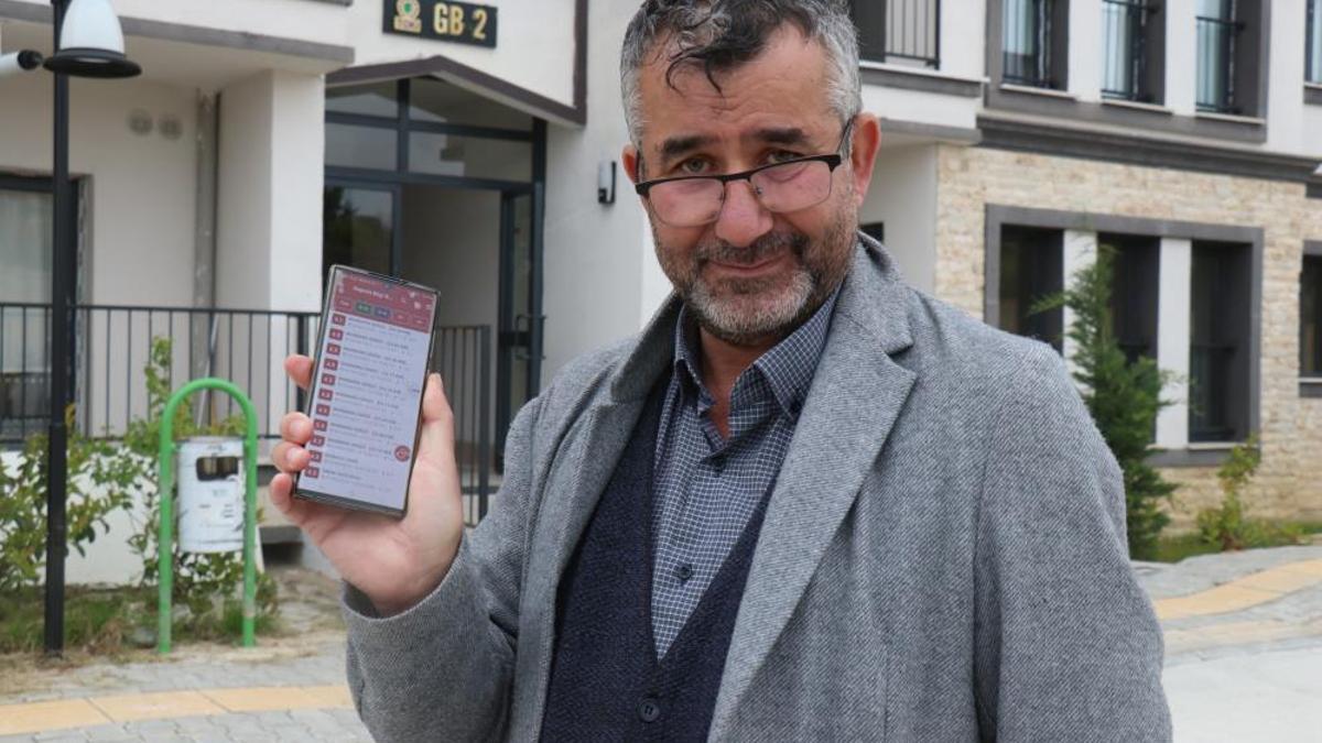 Sakaryalı vatandaş, İstanbul depremini saniyeler önce öğrendi, dışarı çıkıp kaydetti!