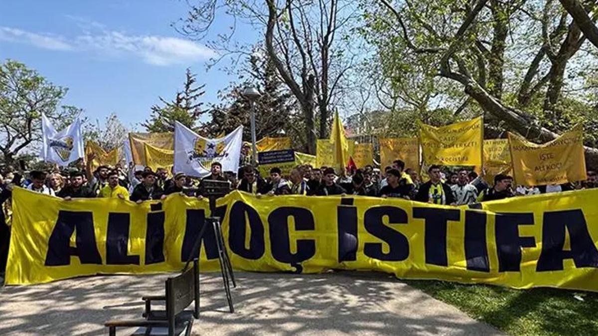 Fenerbahçe taraftarından protesto yürüyüşü!