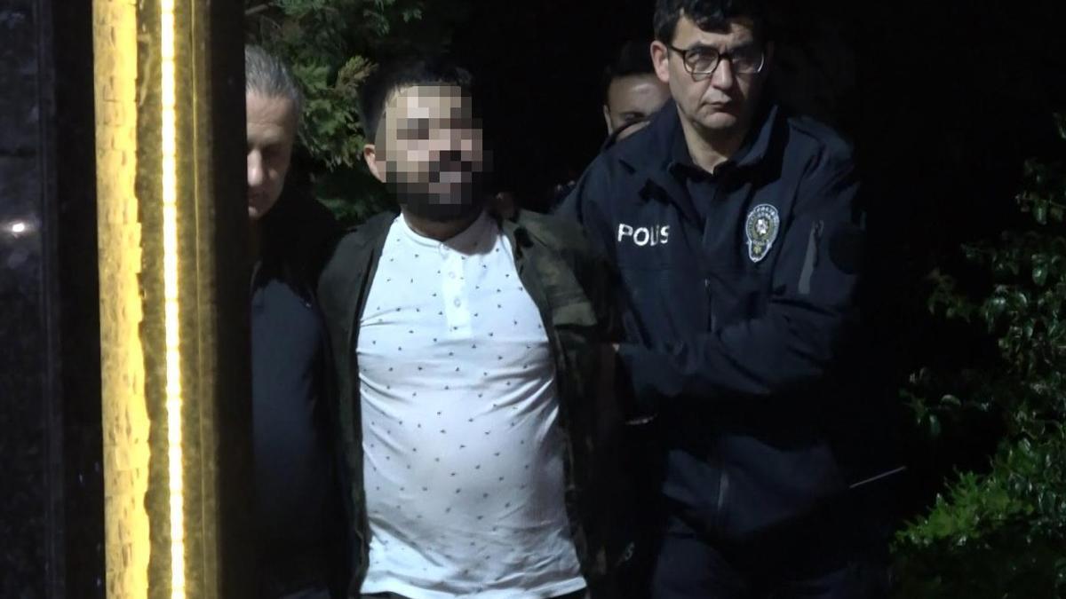 Antalya'da Psikolojik Sorunları Olan Genç, Anne-Babasını Eve Kilitledi