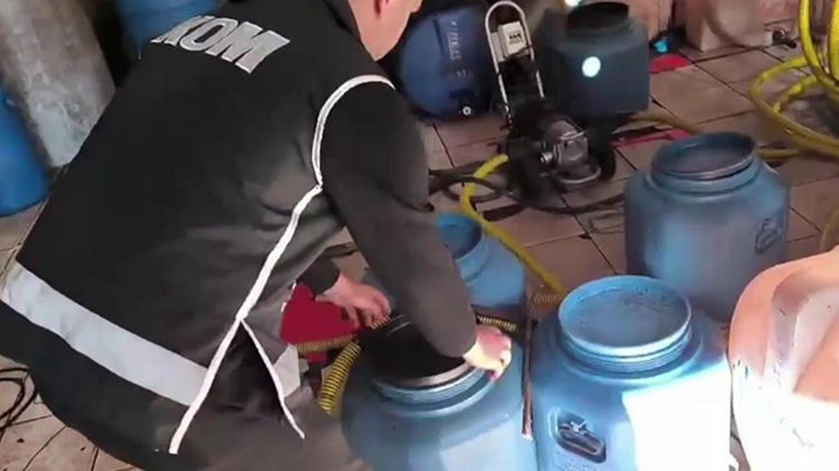 Tekirdağ'da sahte içki operasyonu! Binlerce litre ele geçirildi