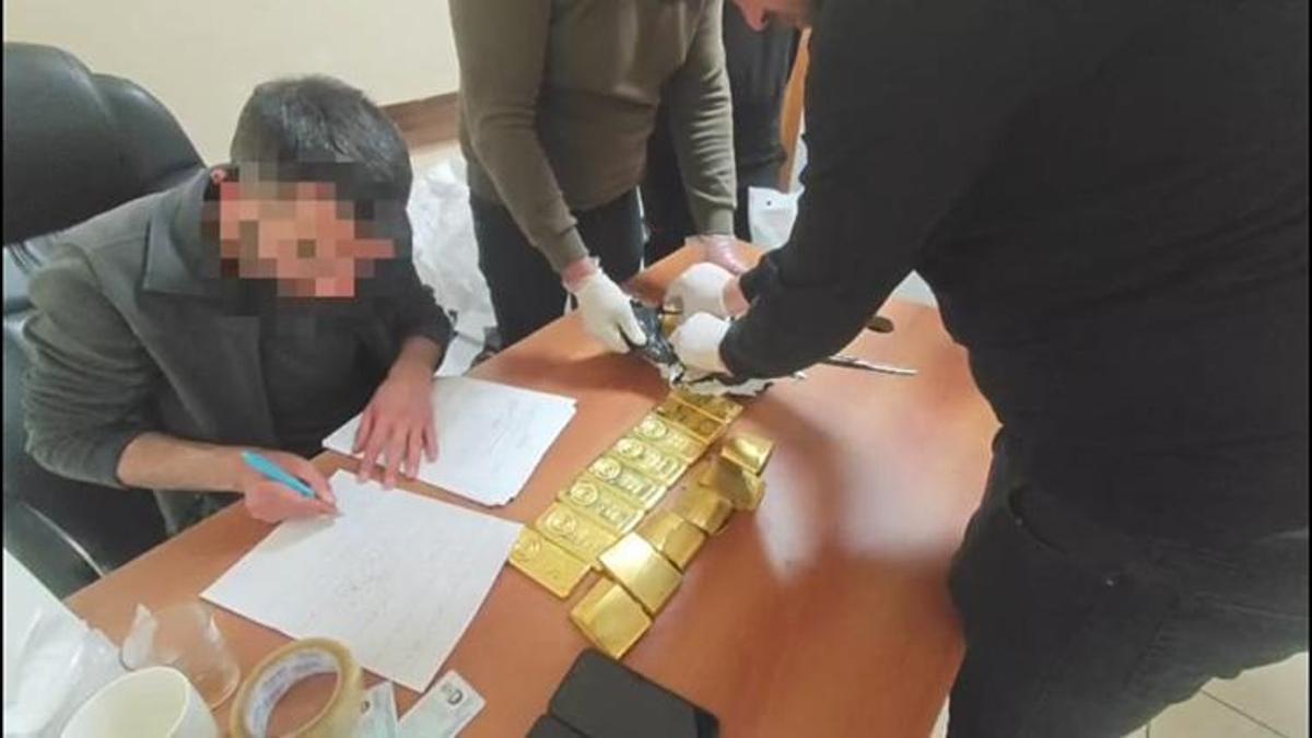 Van'da havalimanında altın ve döviz kaçakçılarına büyük darbe!