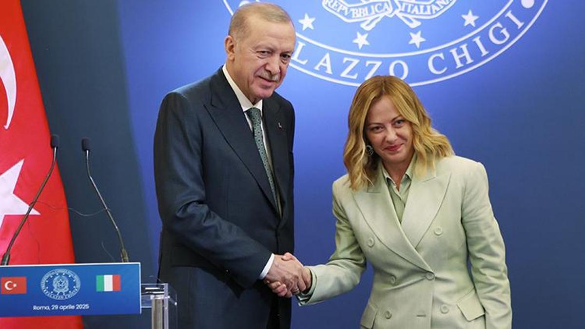 Cumhurbaşkanı Erdoğan İtalya'da: Ticaret hacmi hedefimizi 40 milyar dolar olarak belirledik