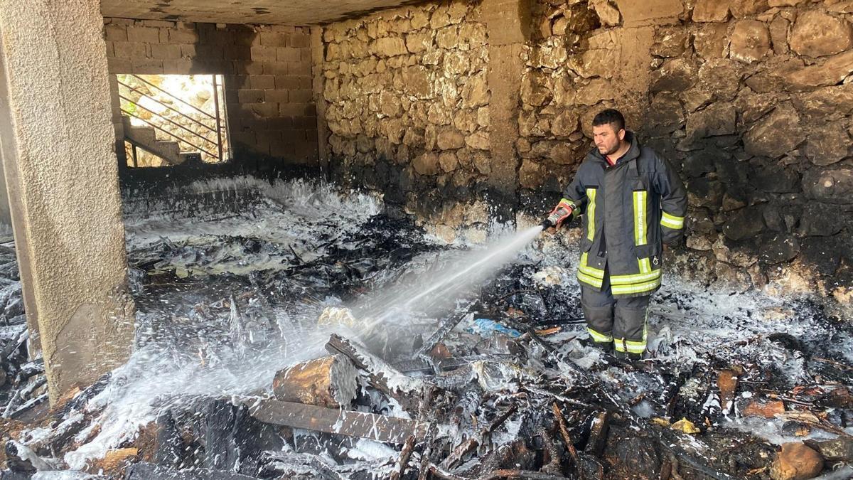 Kadirli'de evde çıkan yangın söndürüldü