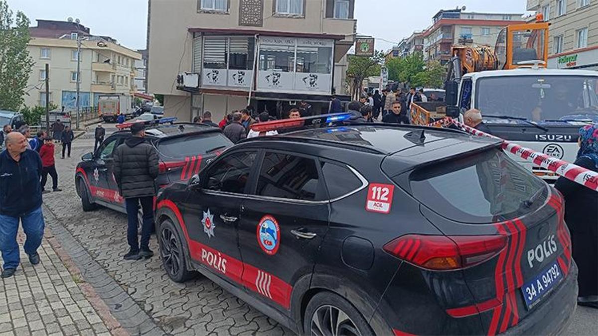 Sancaktepe'de korku dolu anlar! Otomobil telefoncuya daldı