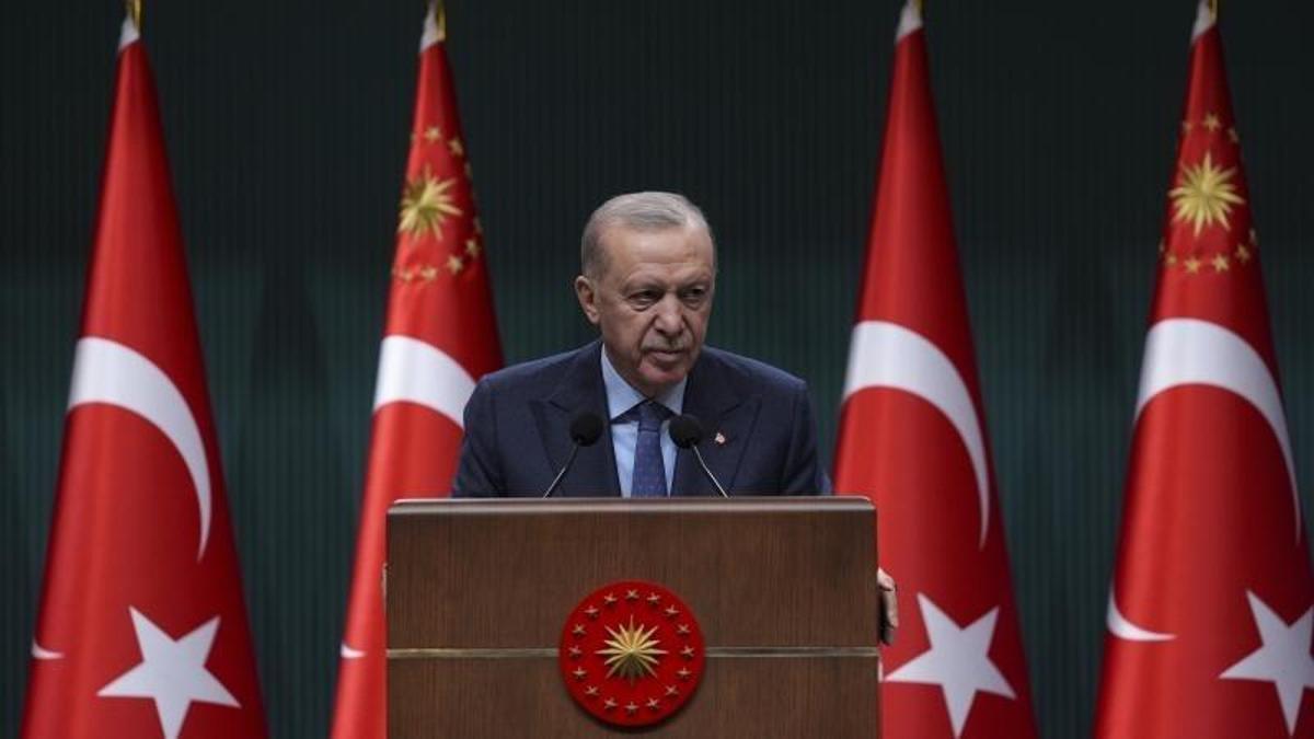Cumhurbaşkanı Erdoğan'dan Özgür Özel'e geçmiş olsun telefonu