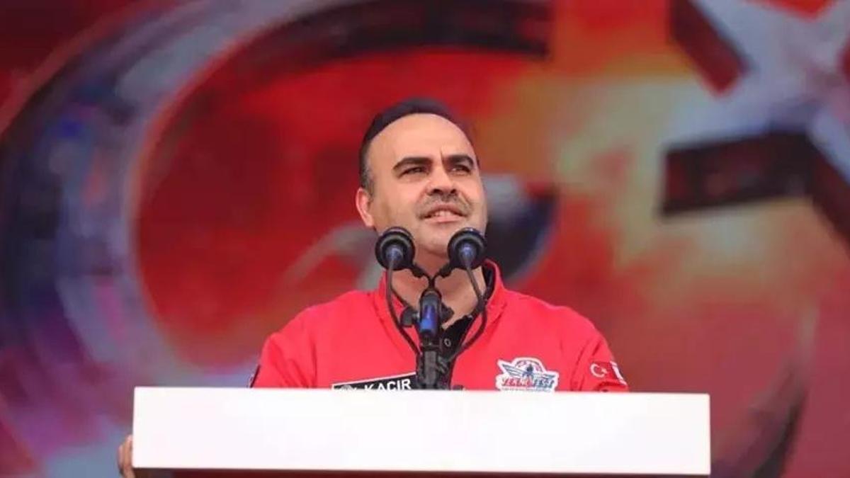 Bakan Kacır: Kıbrıs Türk halkının ev sahibi olduğunu tüm dünyaya ilan ettik